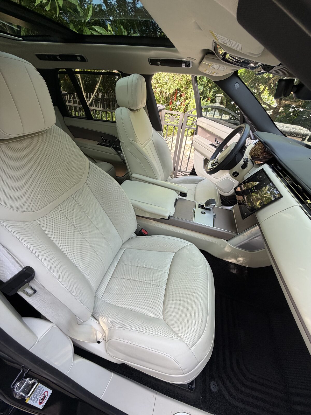 Range Rover — driver side full interior view, luxury detail