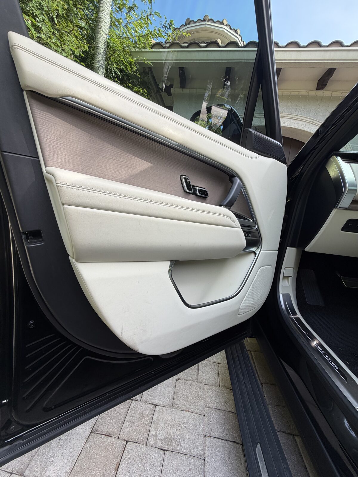 Range Rover — rear passenger door, interior leather care